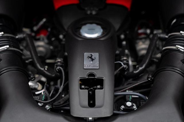 Photo of 2021 Nero Ferrari F8 Spider