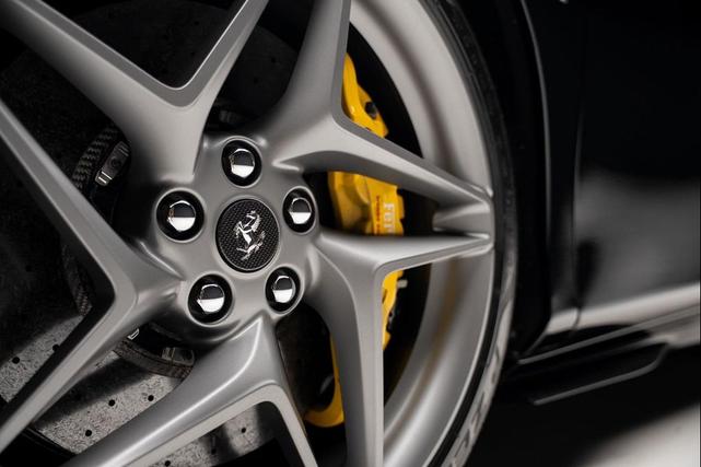 Photo of 2021 Nero Ferrari F8 Spider
