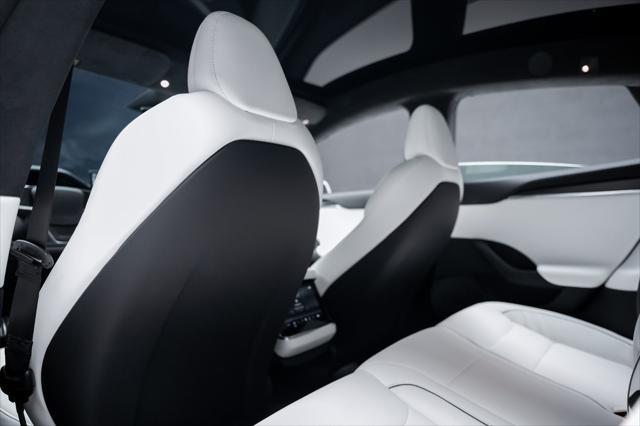 Photo of 2022 Pearl White Multi-Coat Tesla Model S
