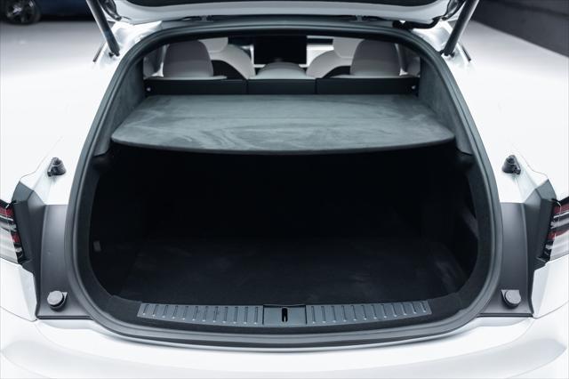 Photo of 2022 Pearl White Multi-Coat Tesla Model S