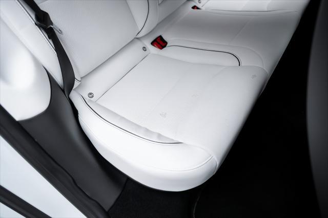 Photo of 2022 Pearl White Multi-Coat Tesla Model S