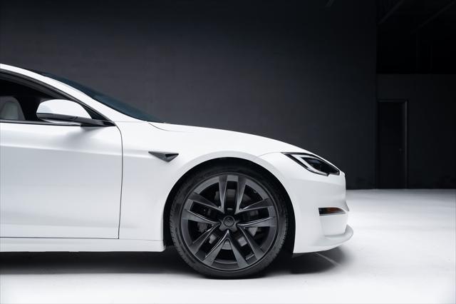 Photo of 2022 Pearl White Multi-Coat Tesla Model S