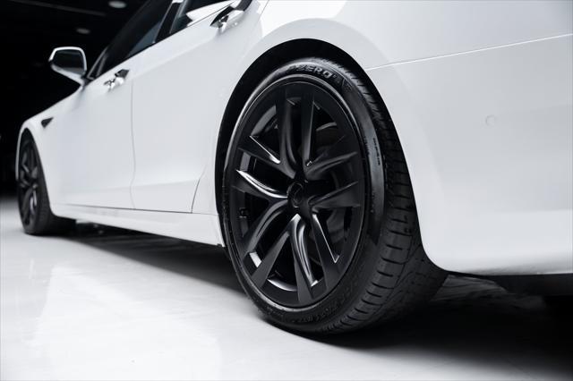 Photo of 2022 Pearl White Multi-Coat Tesla Model S