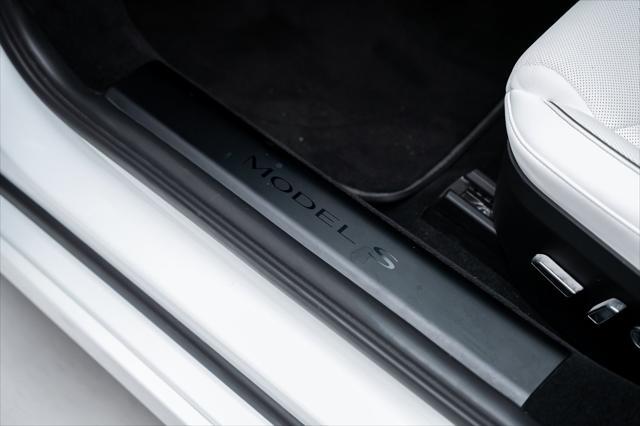 Photo of 2022 Pearl White Multi-Coat Tesla Model S