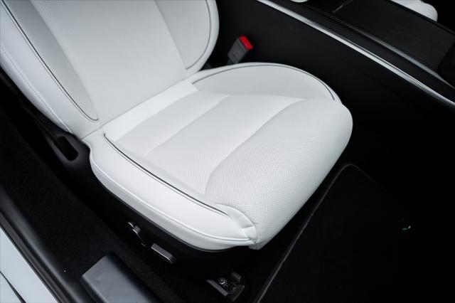 Photo of 2022 Pearl White Multi-Coat Tesla Model S