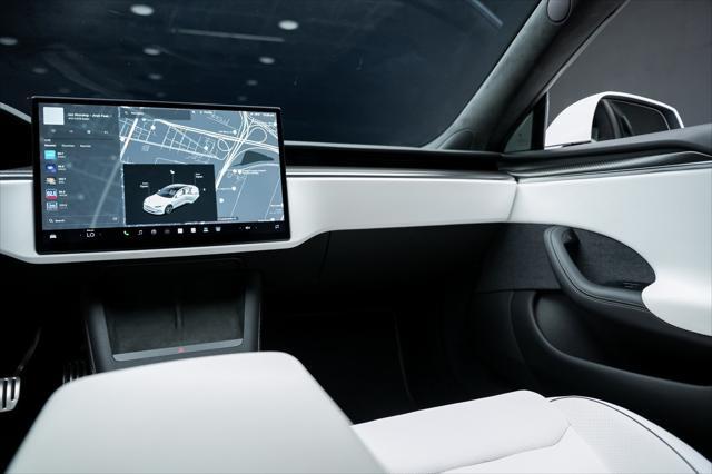 Photo of 2022 Pearl White Multi-Coat Tesla Model S