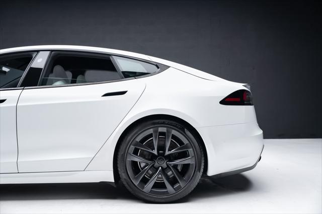 Photo of 2022 Pearl White Multi-Coat Tesla Model S