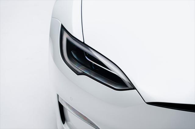Photo of 2022 Pearl White Multi-Coat Tesla Model S