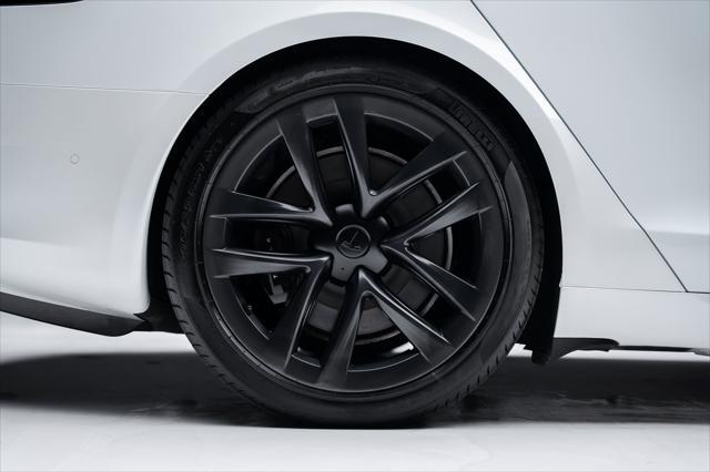 Photo of 2022 Pearl White Multi-Coat Tesla Model S