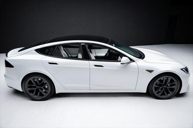 Photo of 2022 Pearl White Multi-Coat Tesla Model S