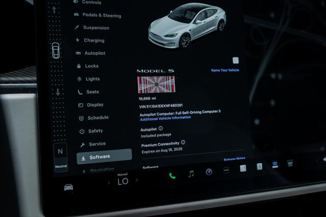 Photo of 2022 Pearl White Multi-Coat Tesla Model S