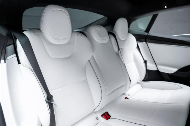Photo of 2022 Pearl White Multi-Coat Tesla Model S