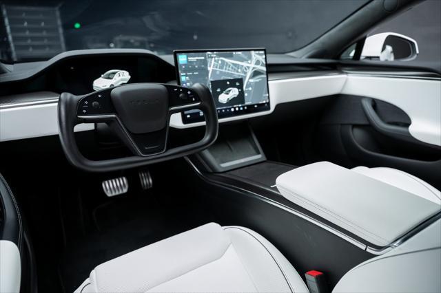 Photo of 2022 Pearl White Multi-Coat Tesla Model S