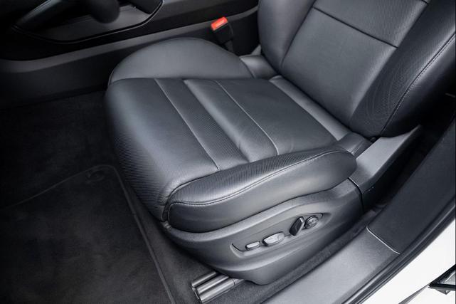 Photo of 2024 White Porsche Cayenne