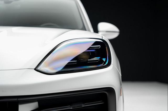 Photo of 2024 White Porsche Cayenne