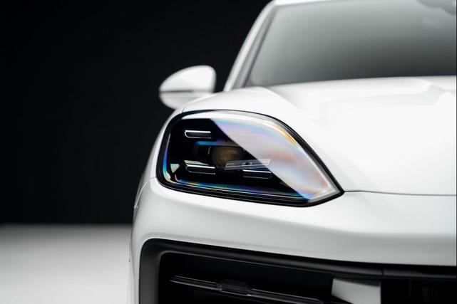 Photo of 2024 White Porsche Cayenne