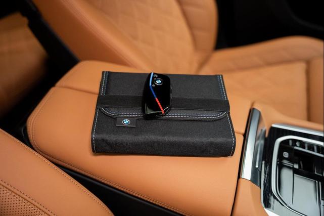Photo of 2025 Black BMW X6