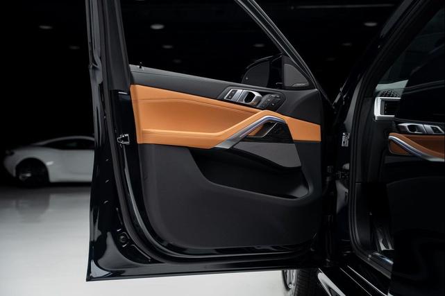 Photo of 2025 Black BMW X6