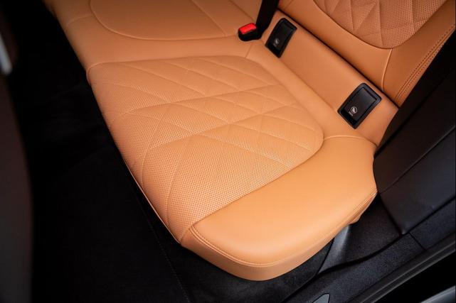 Photo of 2025 Black BMW X6