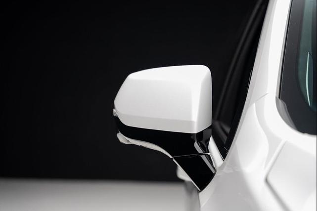 Photo of 2024 Crystal White Tricoat Cadillac Escalade ESV