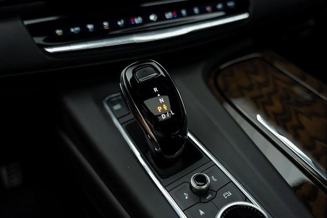 Photo of 2024 Crystal White Tricoat Cadillac Escalade ESV