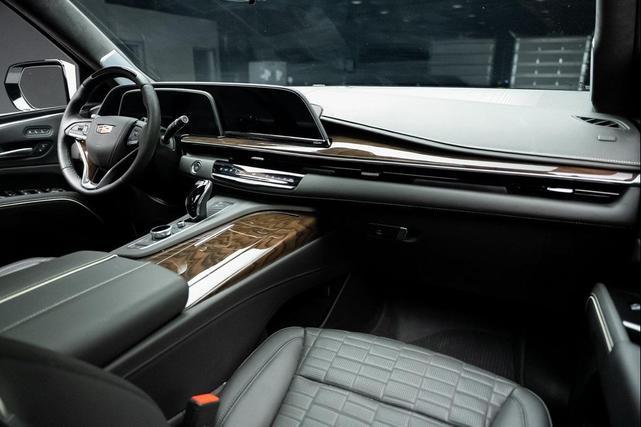 Photo of 2024 Crystal White Tricoat Cadillac Escalade ESV