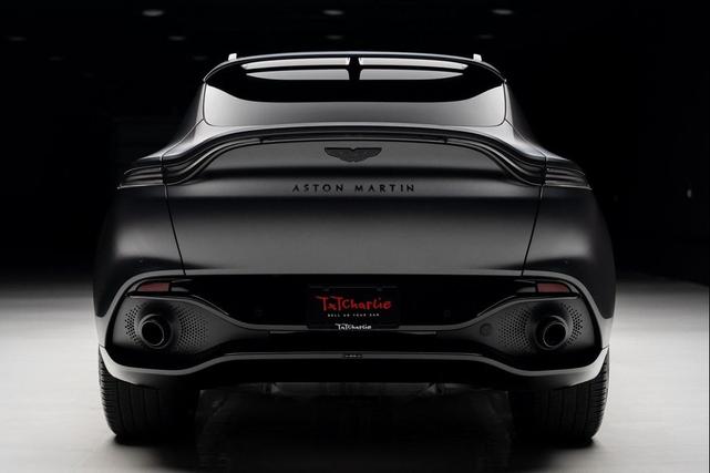 Photo of 2021 Gray Aston Martin DBX