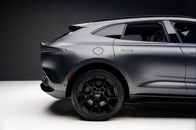 Photo of 2021 Gray Aston Martin DBX