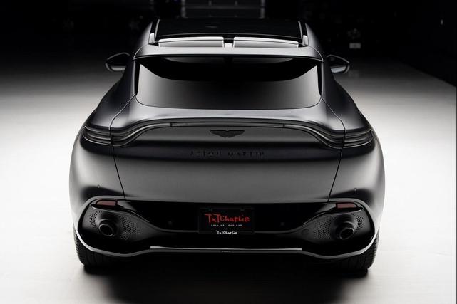 Photo of 2021 Gray Aston Martin DBX