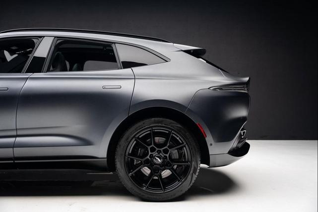 Photo of 2021 Gray Aston Martin DBX