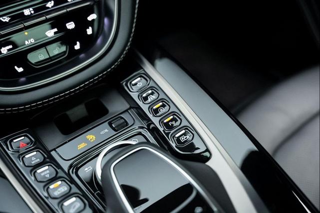 Photo of 2021 Gray Aston Martin DBX
