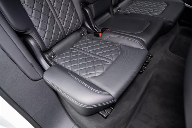 Photo of 2021 Glacier White Audi SQ8