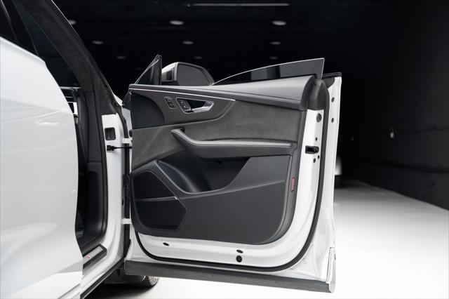 Photo of 2021 Glacier White Audi SQ8