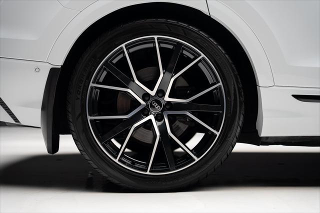 Photo of 2021 Glacier White Audi SQ8
