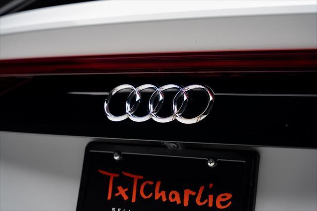 Photo of 2021 Glacier White Audi SQ8