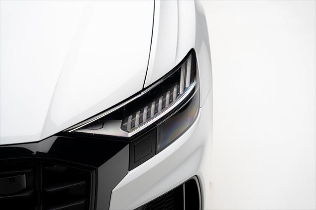 Photo of 2021 Glacier White Audi SQ8