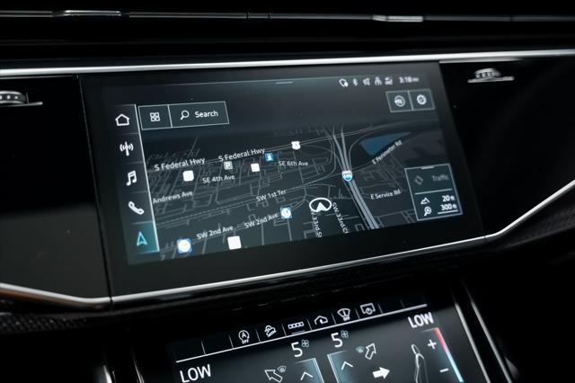 Photo of 2021 Glacier White Audi SQ8