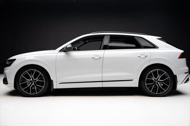 Photo of 2021 Glacier White Audi SQ8