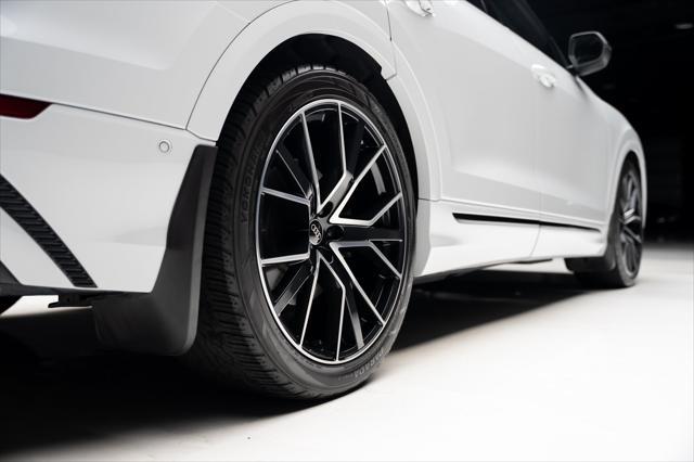 Photo of 2021 Glacier White Audi SQ8