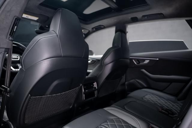 Photo of 2021 Glacier White Audi SQ8