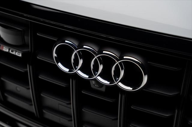 Photo of 2021 Glacier White Audi SQ8