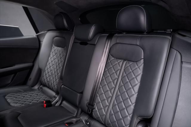 Photo of 2021 Glacier White Audi SQ8