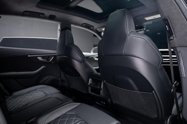 Photo of 2021 Glacier White Audi SQ8