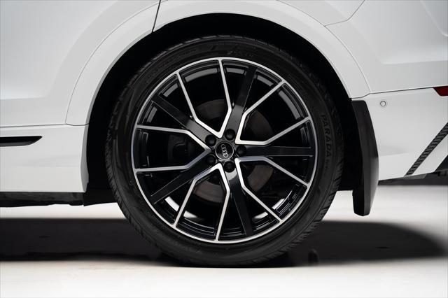 Photo of 2021 Glacier White Audi SQ8