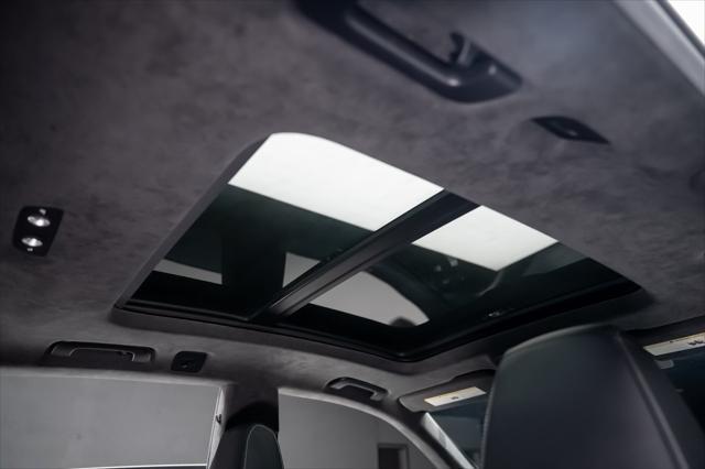 Photo of 2021 Glacier White Audi SQ8