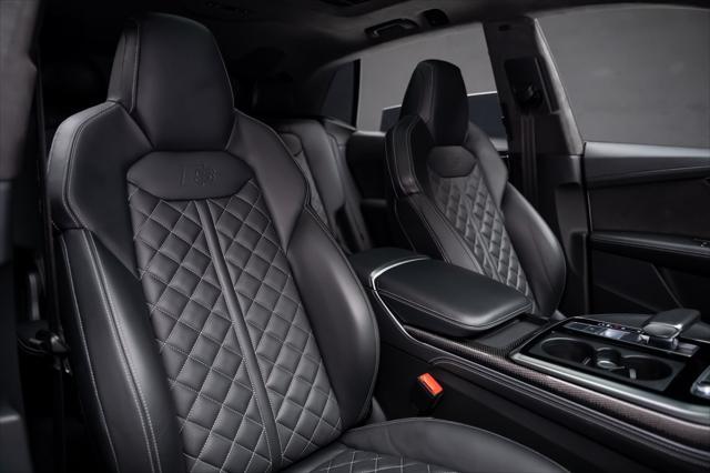 Photo of 2021 Glacier White Audi SQ8