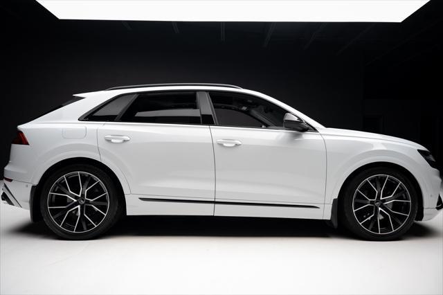 Photo of 2021 Glacier White Audi SQ8
