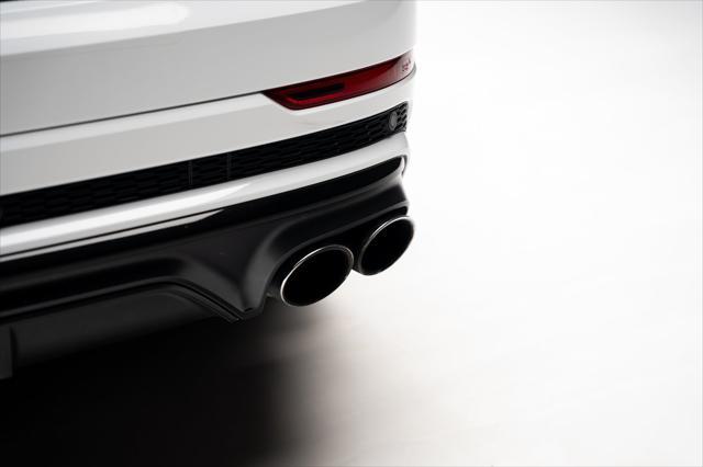 Photo of 2021 Glacier White Audi SQ8