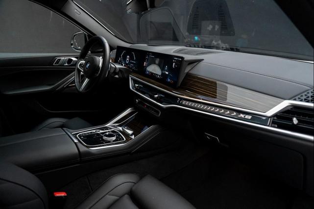 Photo of 2025 White BMW X6