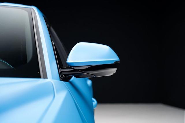 Photo of 2023 Blu Cepheus Metallic Lamborghini Urus